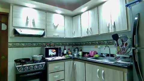 Kataleya online show from January 17, 2025, 7:05 pm