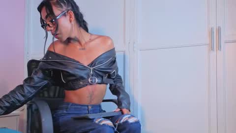 Snapshot of kataleyaa_horny chatting on October 8, 2025, 1:47 am kataleya horny online show from October 8, 2025, 1:47 am
