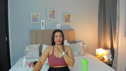 kataleyarios01 online show from September 12, 2025, 12:44 am