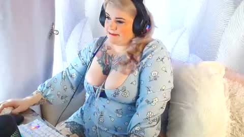 Snapshot of katarinaarria chatting on July 10, 2026, 7:56 am KatarinaArria online show from July 10, 2026, 7:56 am