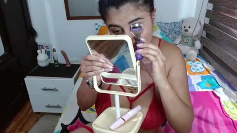 Snapshot of kate_bella chatting on October 30, 2025, 2:18 pm katerine online show from October 30, 2025, 2:18 pm