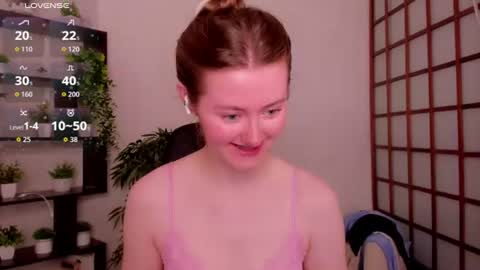 Snapshot of kate_cuddle chatting on June 16, 2026, 2:25 am Kate online show from June 16, 2026, 2:25 am