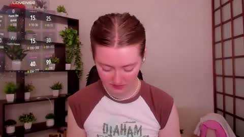 Snapshot of kate_cuddle chatting on June 18, 2026, 2:12 am Kate online show from June 18, 2026, 2:12 am