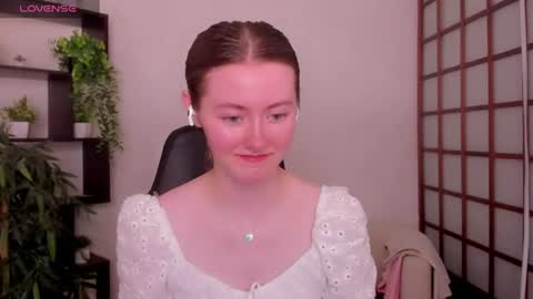Snapshot of kate_cuddle chatting on July 2, 2026, 3:23 am Kate online show from July 2, 2026, 3:23 am