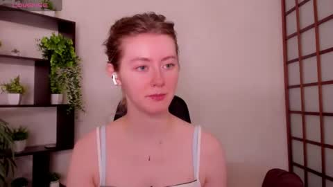 Snapshot of kate_cuddle chatting on July 7, 2026, 2:25 am Kate online show from July 7, 2026, 2:25 am