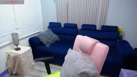 kate_lawrence_ online show from November 14, 2025, 3:55 pm