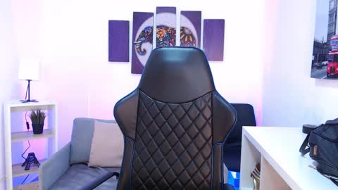 Kate  online show from October 27, 2025, 10:52 am