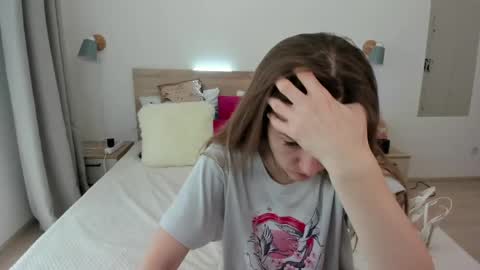Snapshot of kate_redgar chatting on May 13, 2026, 8:23 am kate_redgar online show from May 13, 2026, 8:23 am