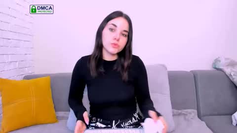 KATE online show from September 18, 2025, 4:58 am