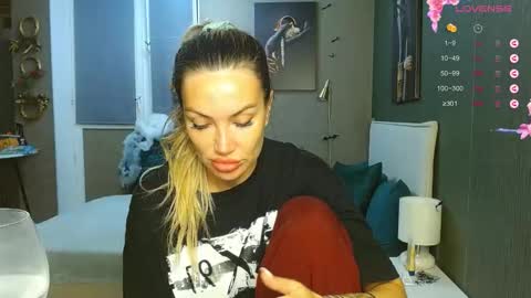 Therapist online show from November 4, 2025, 3:22 pm