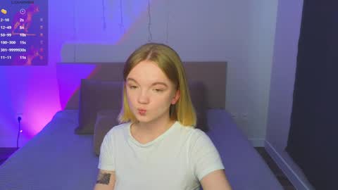 Snapshot of katebunnys chatting on April 27, 2026, 11:08 am katebunnys online show from April 27, 2026, 11:08 am