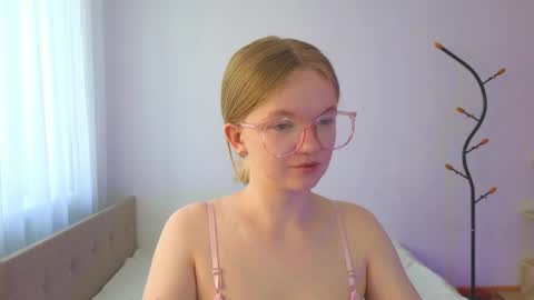 Snapshot of katebunnys chatting on June 8, 2026, 4:13 am katebunnys online show from June 8, 2026, 4:13 am