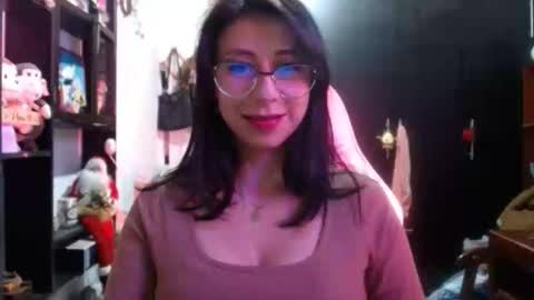 Kateeen18 online show from May 15, 2026, 4:41 am