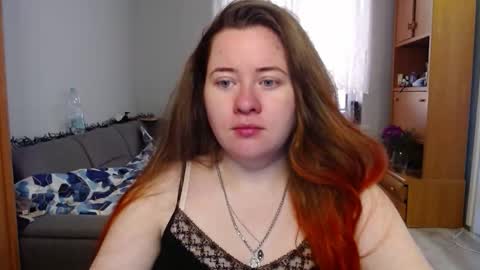 KateeFox online show from March 4, 2026, 8:42 am