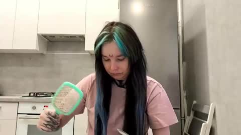 Milana online show from January 15, 2026, 7:13 am