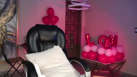  Kate Owens  online show from February 14, 2025, 4:09 pm