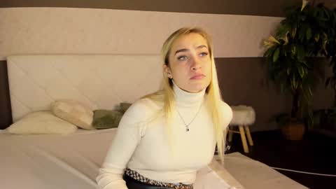 KateOwyns online show from December 2, 2024, 1:02 pm