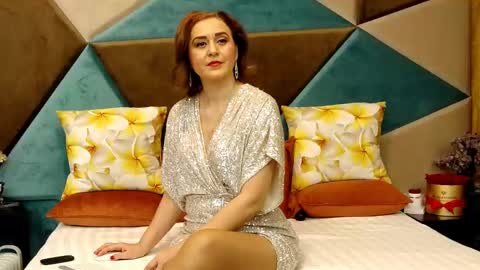 KateQueenston --  online show from February 9, 2025, 10:43 pm