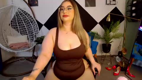 Snapshot of katewalker_ chatting on July 3, 2026, 7:09 pm Kate online show from July 3, 2026, 7:09 pm