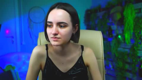 katewillows online show from March 29, 2026, 8:25 am