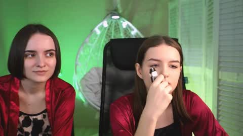 katewillows online show from April 4, 2026, 4:22 am