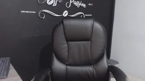 Call me Lau  online show from September 26, 2025, 10:36 pm