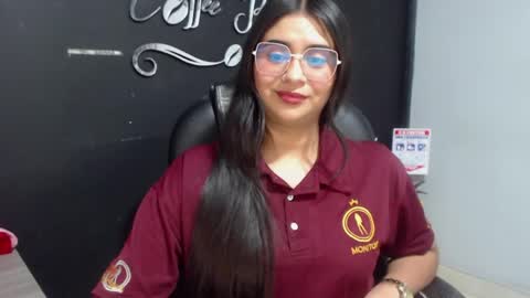 Call me Lau  online show from May 5, 2026, 9:45 pm