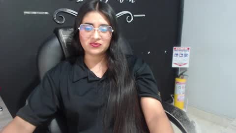 Call me Lau  online show from May 7, 2026, 10:26 pm