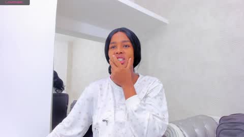 katherin online show from December 28, 2024, 12:35 pm