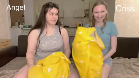 Snapshot of katherinalubic chatting on March 27, 2026, 4:51 pm Angel and Kriss online show from March 27, 2026, 4:51 pm