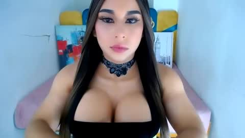 Snapshot of katherine_bigcock24 chatting on February 18, 2025, 12:04 am KATHERINE online show from February 18, 2025, 12:04 am