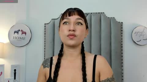 Snapshot of katherine_glow chatting on April 17, 2026, 11:35 am KATHE online show from April 17, 2026, 11:35 am
