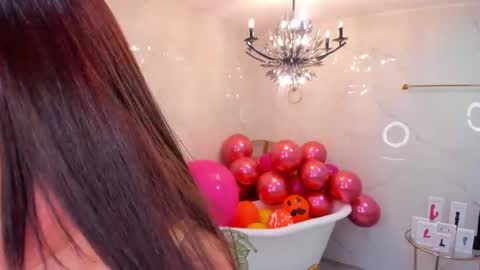Snapshot of katherine_glow chatting on May 1, 2026, 11:48 am KATHE online show from May 1, 2026, 11:48 am
