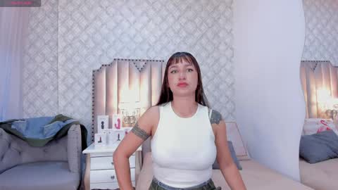 Snapshot of katherine_glow chatting on May 4, 2026, 10:55 am KATHE online show from May 4, 2026, 10:55 am