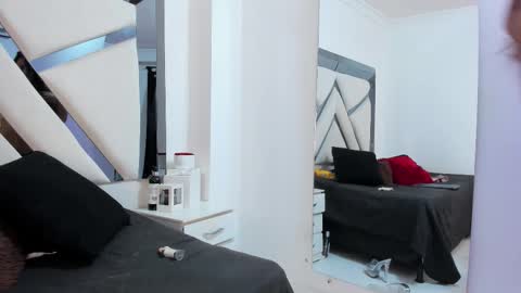 Katherine Foster online show from September 10, 2025, 5:13 pm