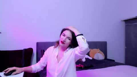 Katherine online show from October 17, 2025, 3:47 pm