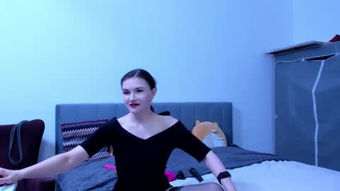 Katherine online show from December 4, 2025, 4:16 pm