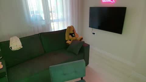 katherinepinke online show from December 19, 2024, 10:02 am