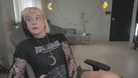 Snapshot of katherynlin chatting on December 14, 2024, 6:24 am Kathy online show from December 14, 2024, 6:24 am