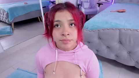 Kathia  online show from February 28, 2025, 7:05 am