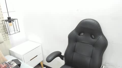 Snapshot of kathy_naughty1 chatting on December 17, 2024, 12:00 pm Khaty online show from December 17, 2024, 12:00 pm