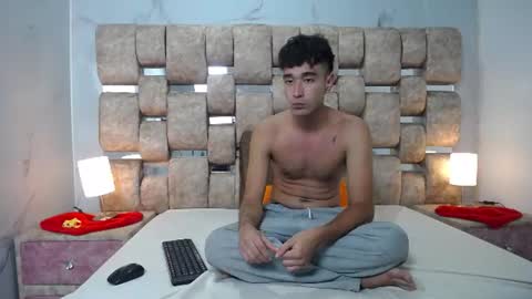 Snapshot of kathyaiden chatting on July 13, 2026, 4:54 pm Kaht y Aiden online show from July 13, 2026, 4:54 pm