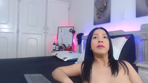 Katiuska online show from February 15, 2025, 7:27 am