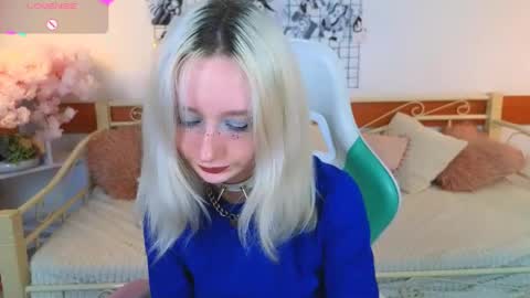 Katia  online show from April 17, 2026, 5:43 am