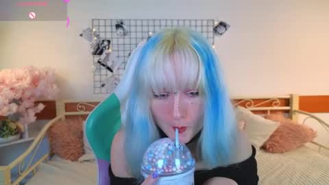 Katia  online show from April 20, 2026, 5:43 am