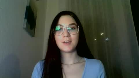 katie_foxi online show from March 1, 2025, 7:04 pm