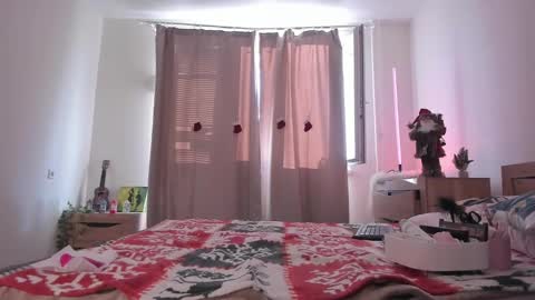 Kate online show from December 21, 2024, 8:28 am