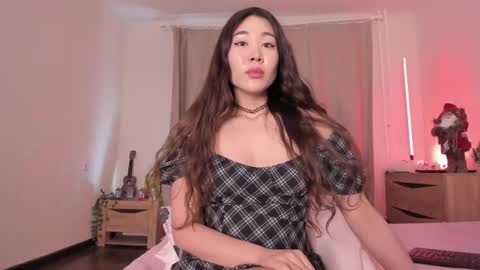 Kate online show from December 25, 2024, 3:06 pm