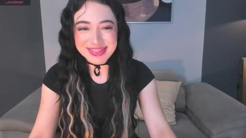 Snapshot of katieangel1 chatting on October 10, 2025, 11:42 am katieangel1 online show from October 10, 2025, 11:42 am