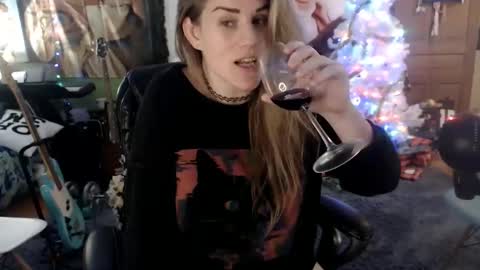 Snapshot of katiecutie_5 chatting on December 25, 2024, 7:03 am Katie online show from December 25, 2024, 7:03 am